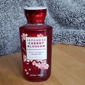 Bath & Body Works Japanese Cherry Blossom Shea + Vitamin E Shower Gel - 10 OZ